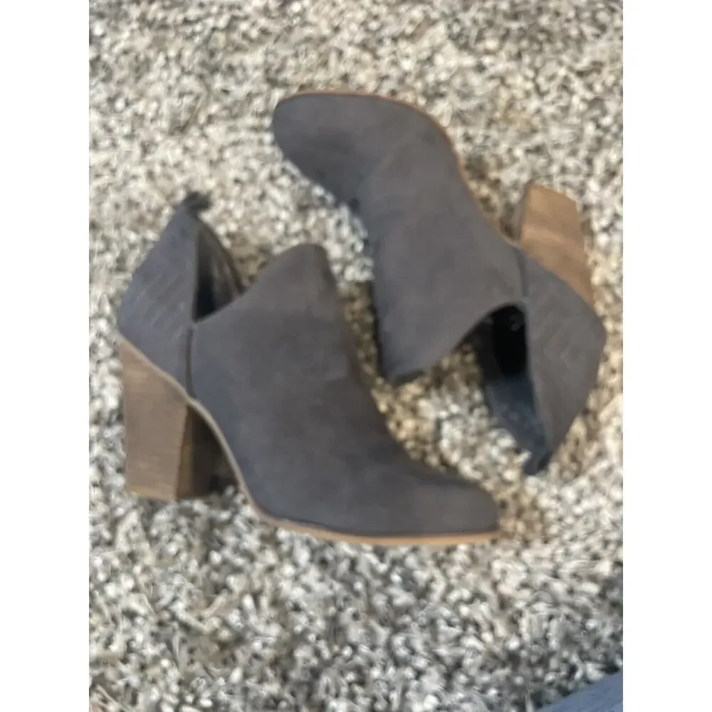 Carlos by Carlos Santana Womens Gray Rouen Bootie Boots Size 7
